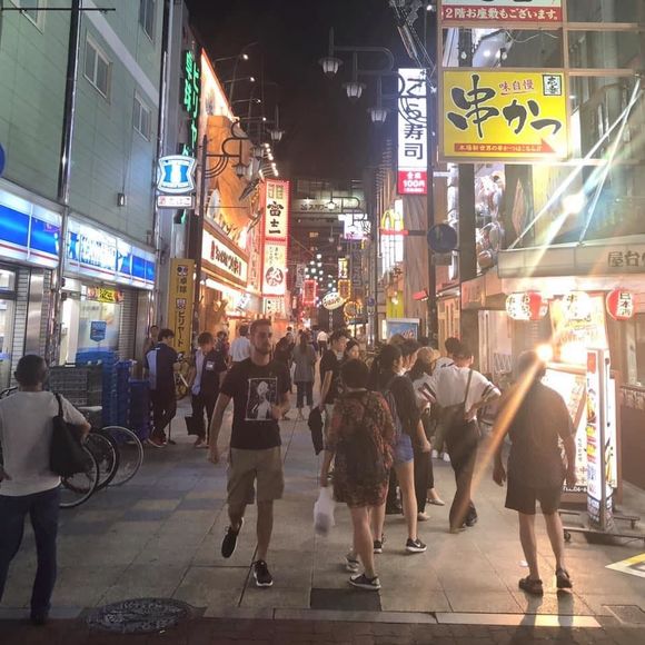 Meet your Posher, Chris - Picture 1 of 1